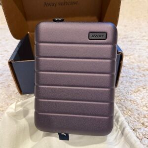 Away Luggage mini suitcase LIMITED EDITION Amethyst purple toiletry accessories